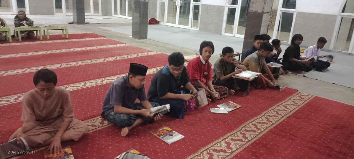 Ponpes Tahfidz Karangmojo: Pesantren Ramah Santri dengan Fokus Tahfidz, Adab, dan Akademik