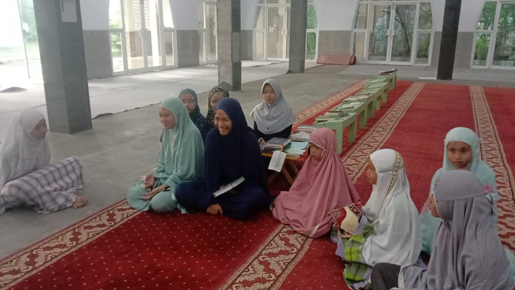 Persiapan Ziadah Santriwati Ponpes Karangmojo, Minggu 21 Desember 2025