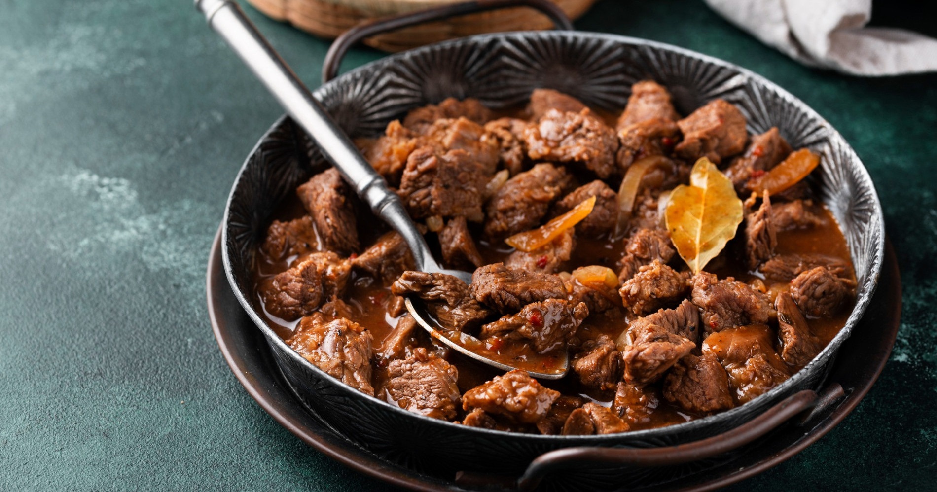 Resep Daging Masak Bumi Hangus Khas Samarinda yang Hitam Pekat dan Kaya Rasa