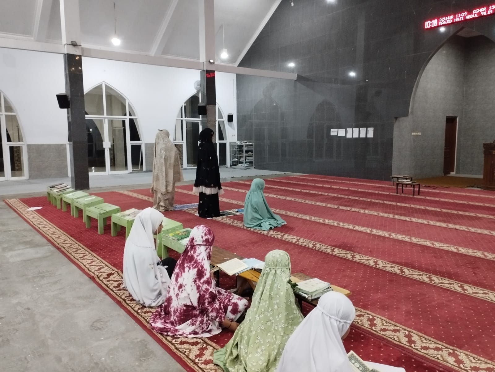 Menjaga Keseimbangan Hafalan dan Akhlak di Pondok Pesantren Tahfidz: Inti Pendidikan Qur’ani Indonesia