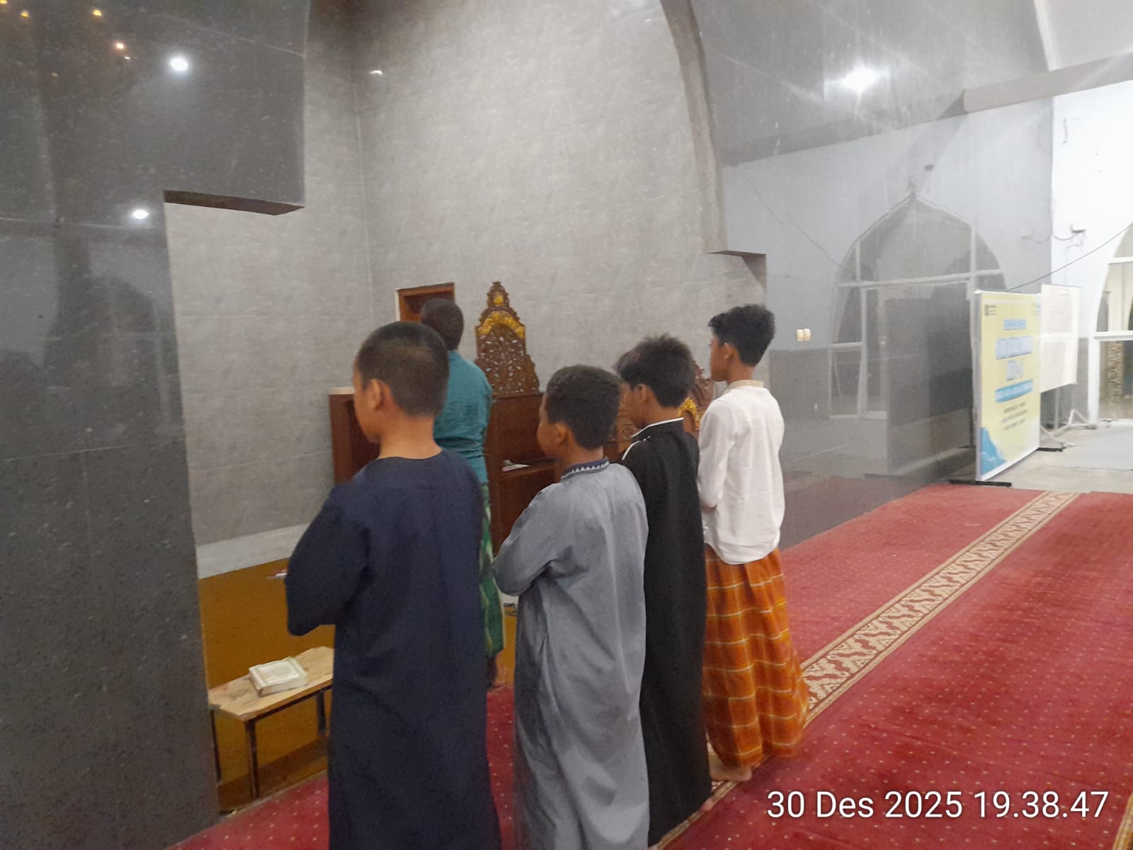 Mengapa Orang Tua Memilih Pesantren Tahfidz untuk Anak? Alasan, Manfaat, dan Relevansinya di Era Modern