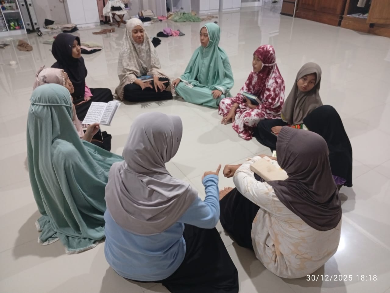 Panduan Orang Tua Sebelum Memilih Pesantren Tahfidz: Tujuan, Reputasi, Kurikulum, hingga Keseimbangan Pendidikan Anak