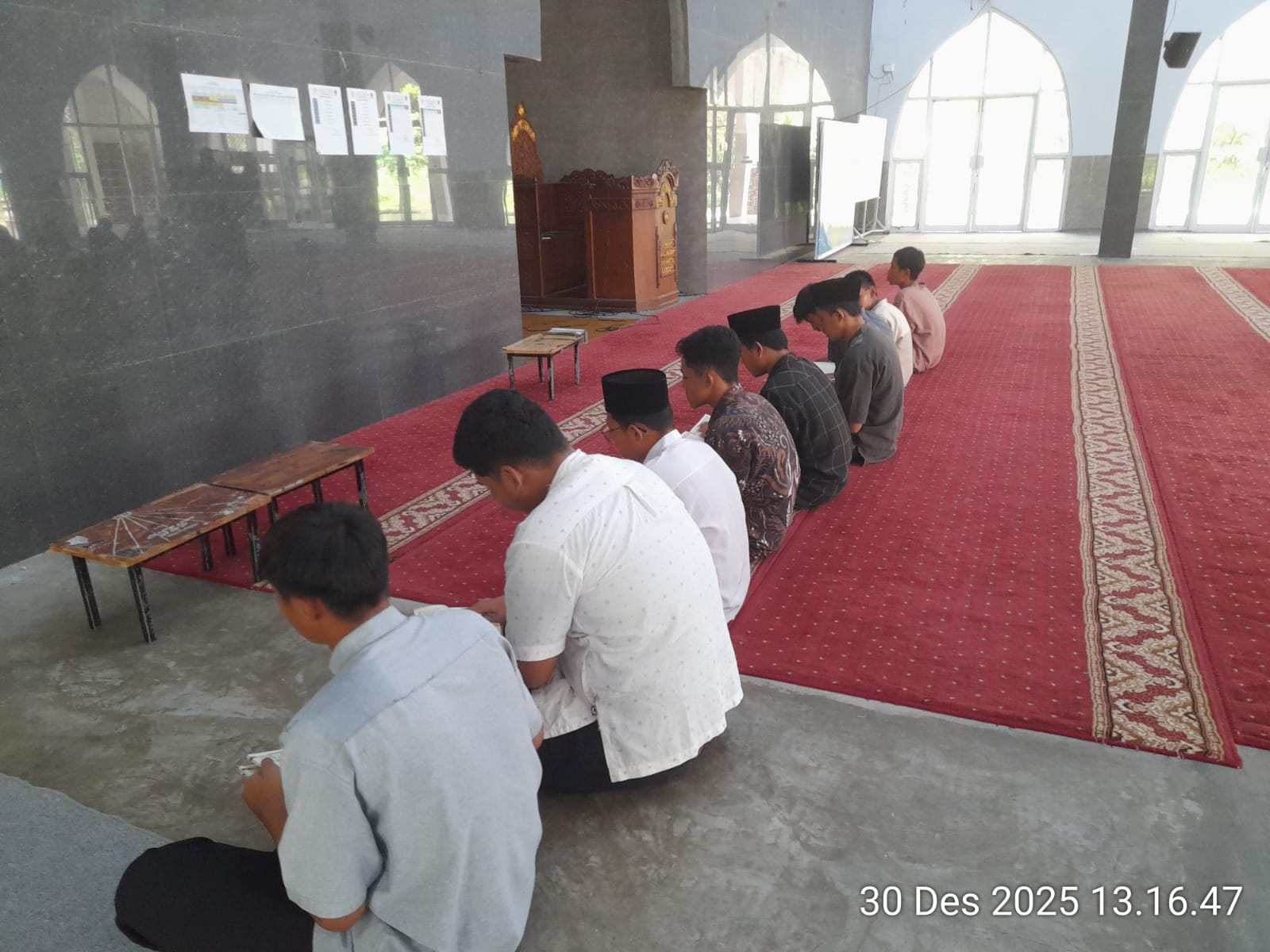 Manfaat Jangka Panjang Pesantren Tahfidz bagi Masa Depan Anak: Bekal Karakter, Ilmu, dan Ketenangan Hati