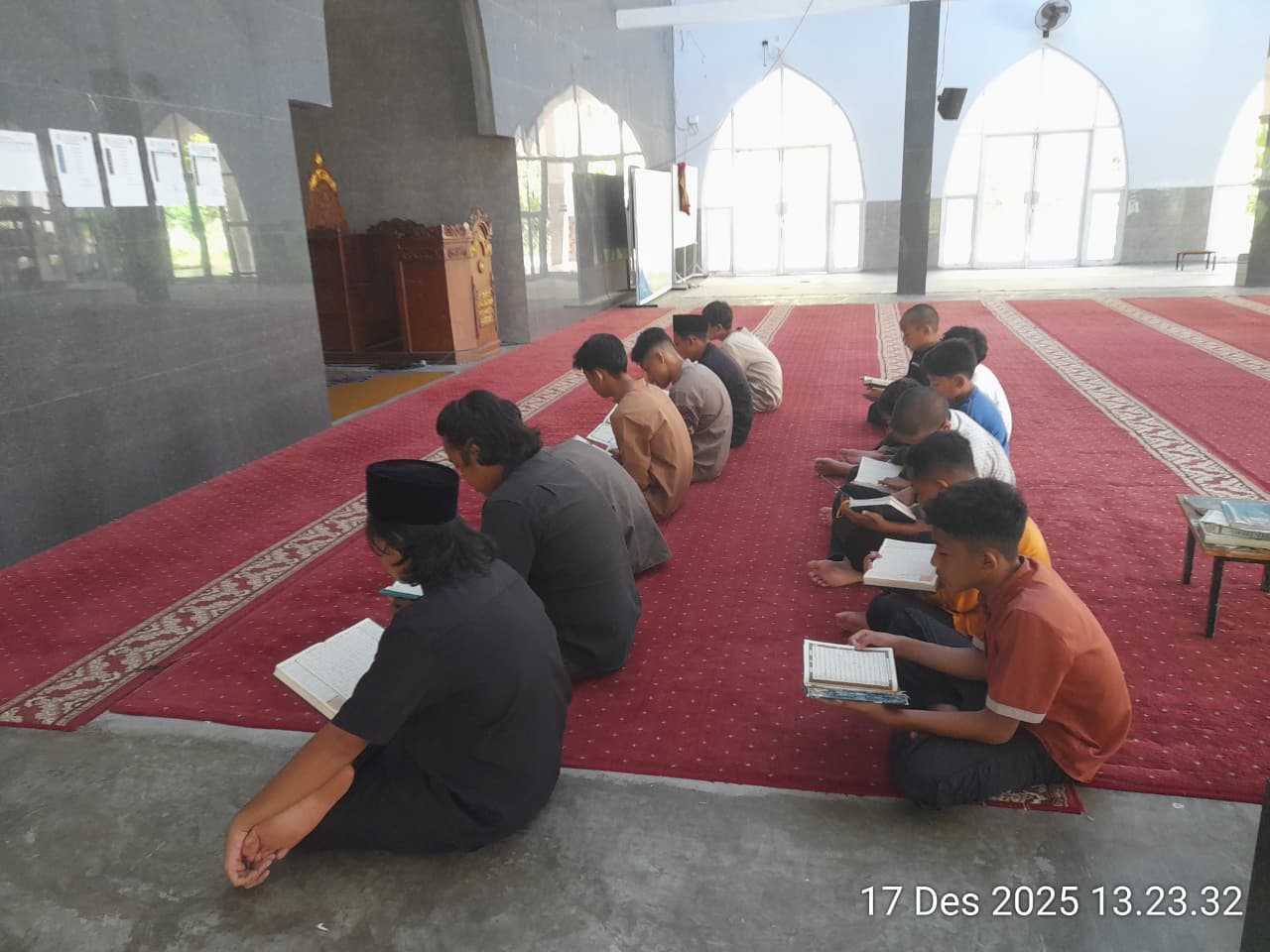 Ragam Metode Mengaji Al-Qur’an di Pesantren: Dari Sorogan dan Bandongan hingga Tilawati, Iqra’, Qiroati, Wafa, dan Usmani