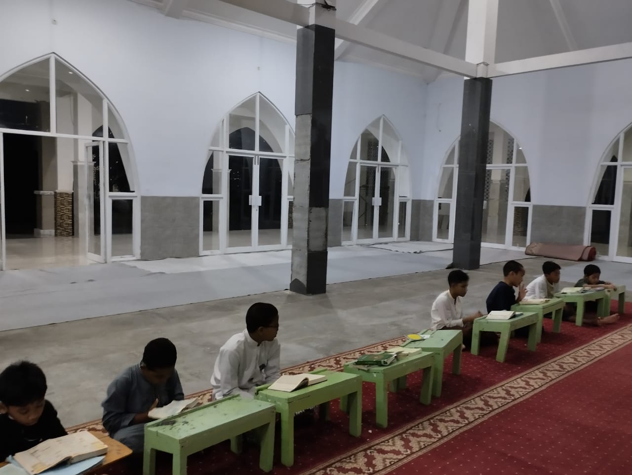 Berapa Lama Waktu yang Dibutuhkan untuk Hafal 30 Juz? Simak Estimasi dan Metode Rahasia Para Hafiz!